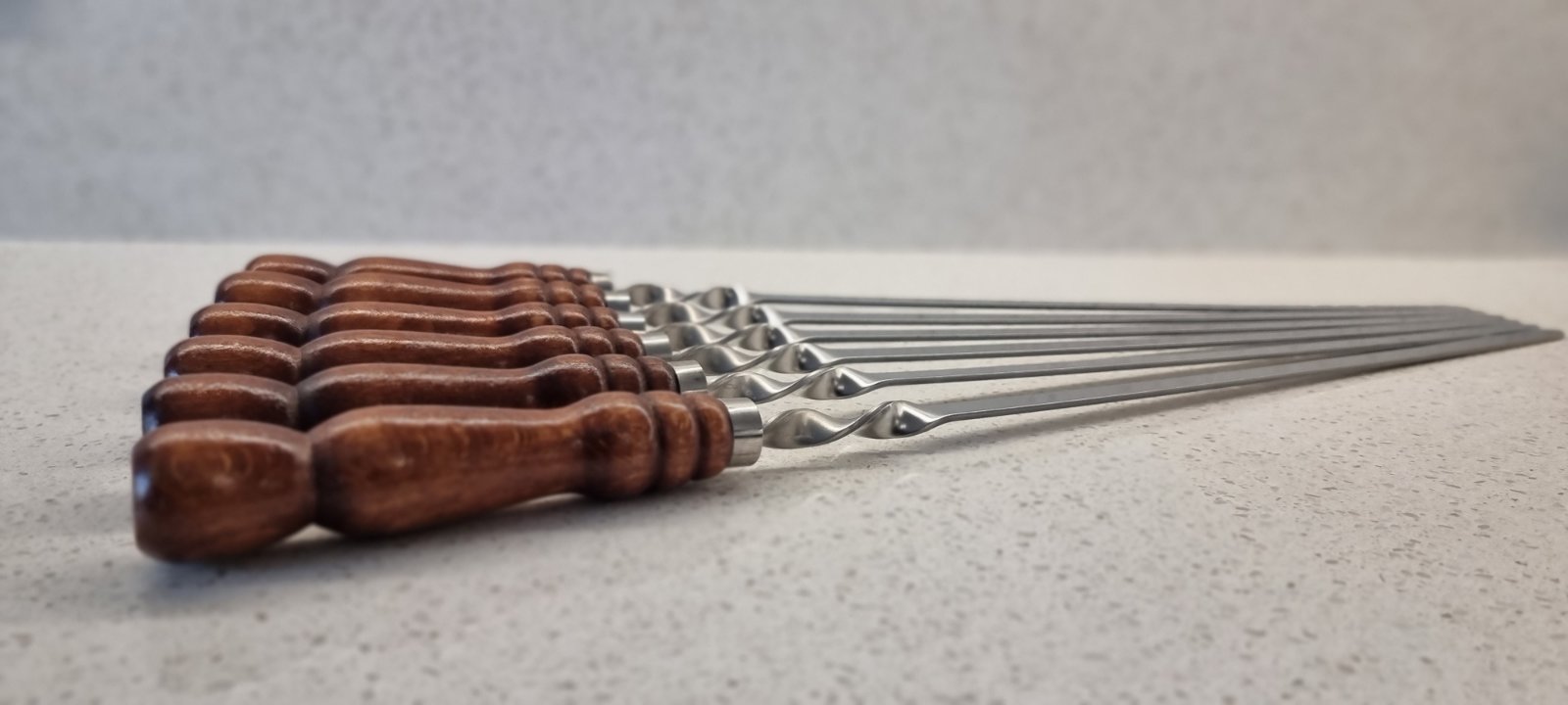Фото №1 Skewer with  lacquered handle 630x12x3.0 mm. WS