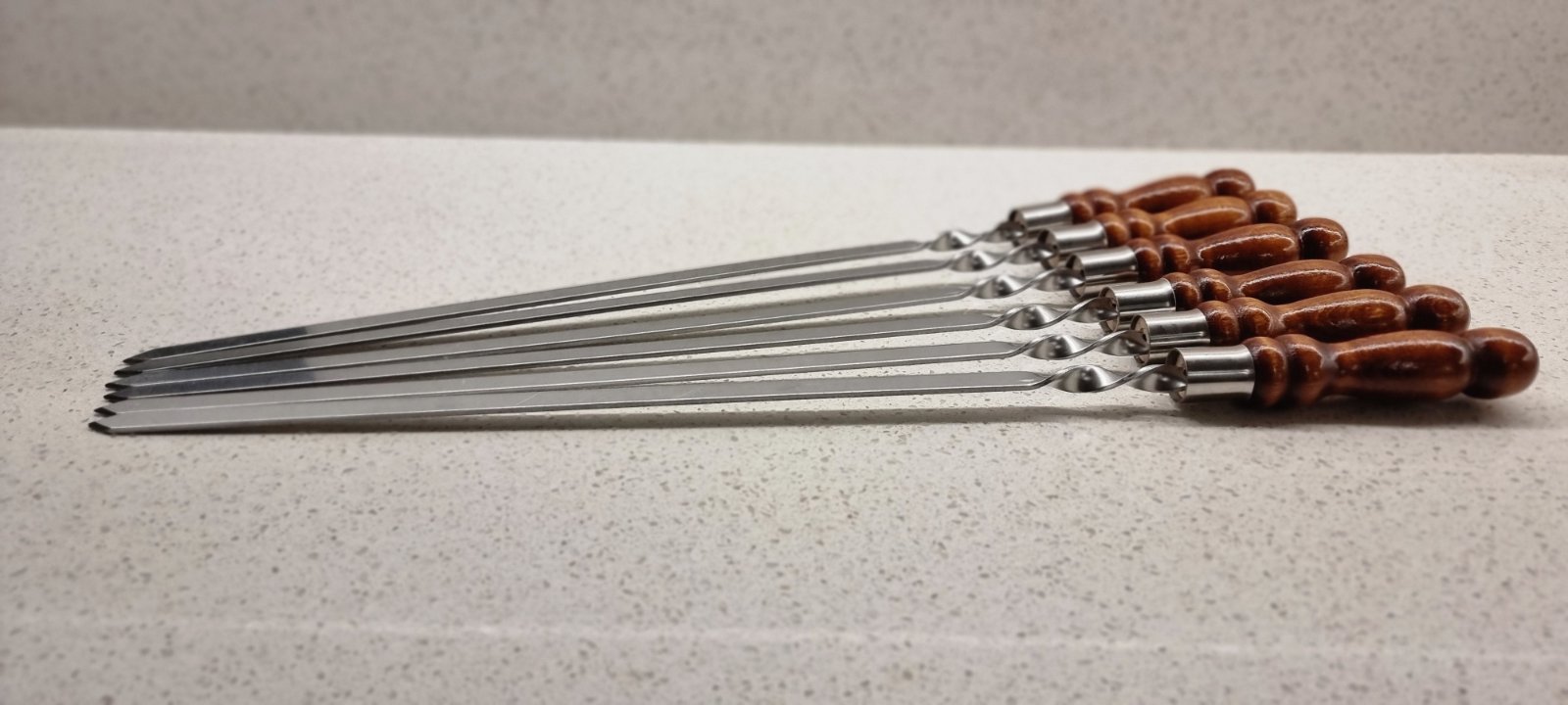 Фото №1 Skewer with lacquered wooden handle WS 630*12*3.0 mm